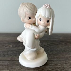 Precious Moments Bride and Groom Figurine “Bless You Two” 1982 Enesco